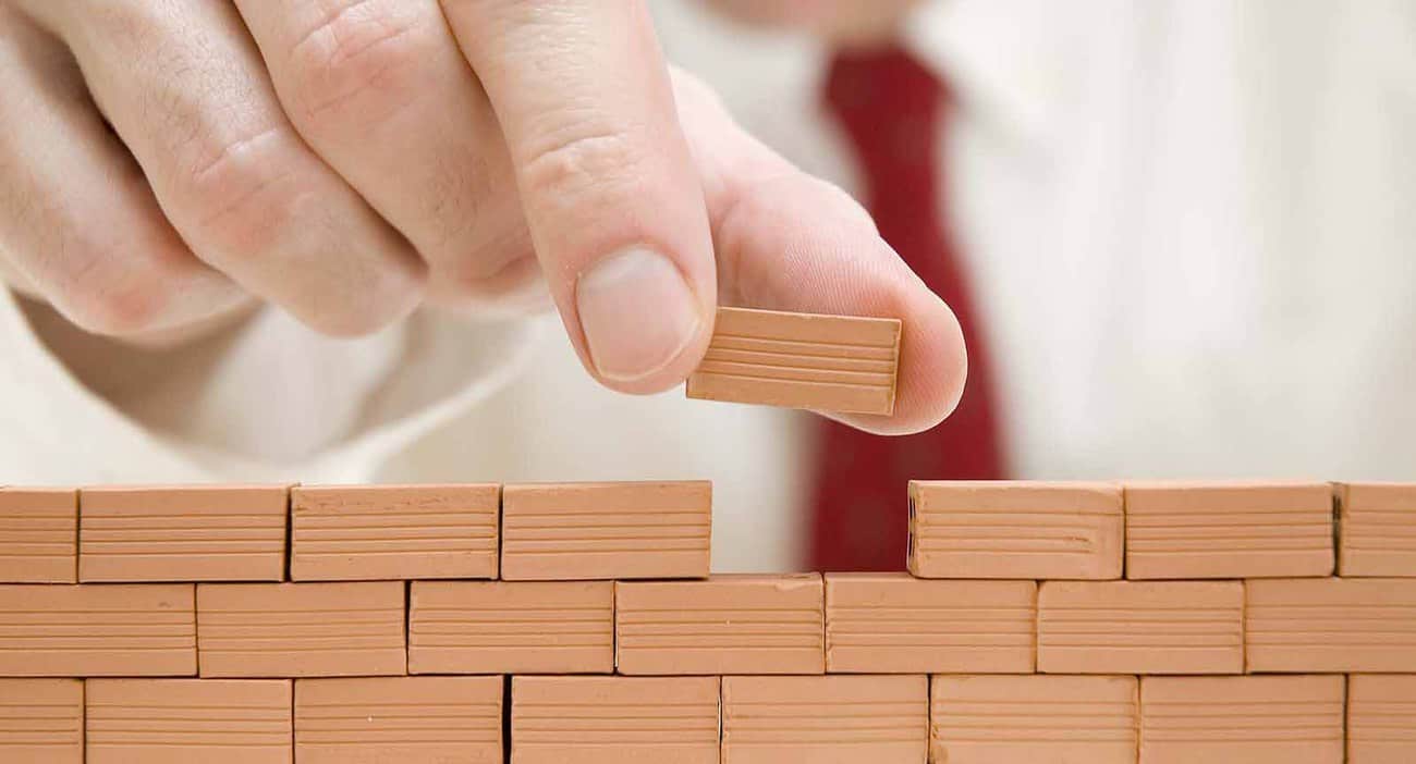 What Can a Party Wall Delay Actually Cost a Project New Milton?